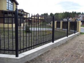 Сварные заборы на ленточном фундаменте 18 метров фото цена под ключ