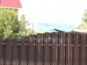 Забор из евроштакетника на ленточном фундаменте 10 метров фото в Горбатове